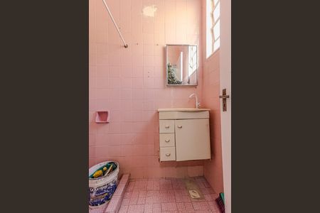 Casa para alugar com 55m², 2 quartos e sem vaga Casa para alugar com 55m², 2 quartos e sem vagaBanheiro de serviço