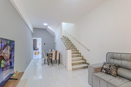 Casa para alugar com 55m², 2 quartos e sem vaga Casa para alugar com 55m², 2 quartos e sem vagaSala