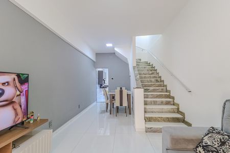 Casa para alugar com 55m², 2 quartos e sem vaga Casa para alugar com 55m², 2 quartos e sem vagaSala