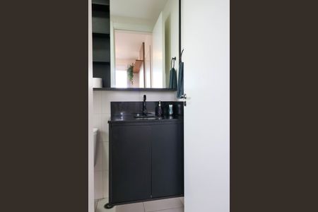 Studio à venda com 28m², 1 quarto e 1 vaga Studio à venda com 28m², 1 quarto e 1 vagaBanheiro Social