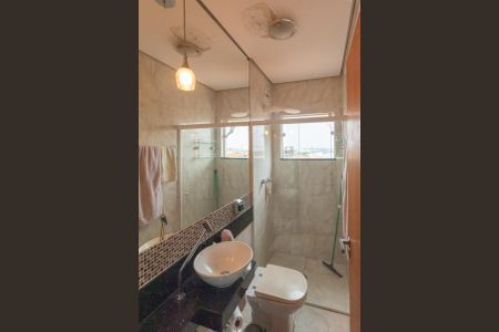 Casa à venda com 302m², 3 quartos e 4 vagas Casa à venda com 302m², 3 quartos e 4 vagasBanheiro