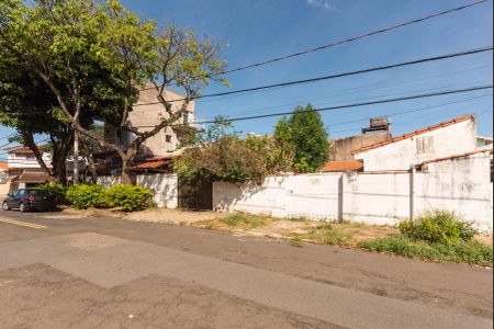 Casa à venda com 302m², 3 quartos e 4 vagas Casa à venda com 302m², 3 quartos e 4 vagasFachada