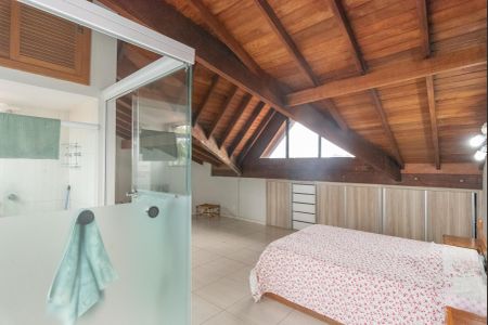 Casa à venda com 302m², 3 quartos e 4 vagas Casa à venda com 302m², 3 quartos e 4 vagasSuíte