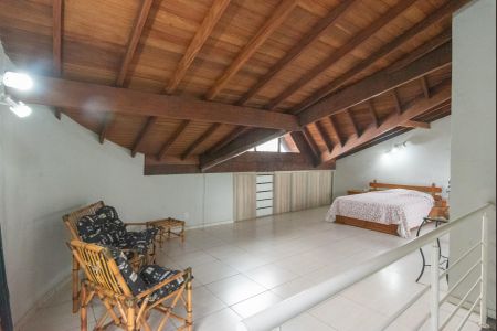 Casa à venda com 302m², 3 quartos e 4 vagas Casa à venda com 302m², 3 quartos e 4 vagasSuíte