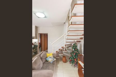 Casa à venda com 302m², 3 quartos e 4 vagas Casa à venda com 302m², 3 quartos e 4 vagasSala