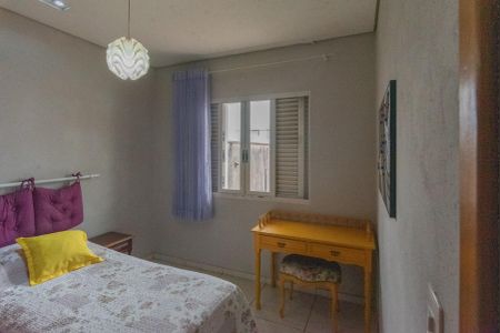 Casa à venda com 302m², 3 quartos e 4 vagas Casa à venda com 302m², 3 quartos e 4 vagasQuarto 2