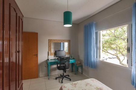 Casa à venda com 302m², 3 quartos e 4 vagas Casa à venda com 302m², 3 quartos e 4 vagasQuarto 1