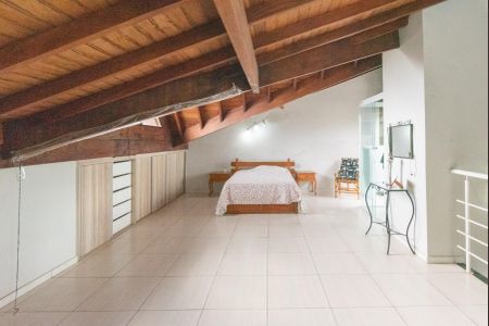 Casa à venda com 302m², 3 quartos e 4 vagas Casa à venda com 302m², 3 quartos e 4 vagasSuíte