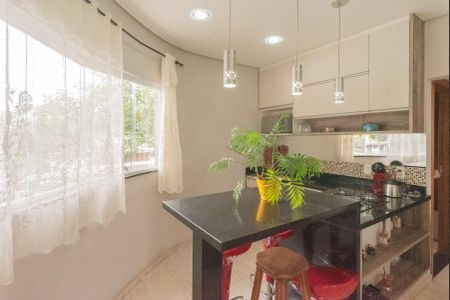 Casa à venda com 302m², 3 quartos e 4 vagas Casa à venda com 302m², 3 quartos e 4 vagasCozinha