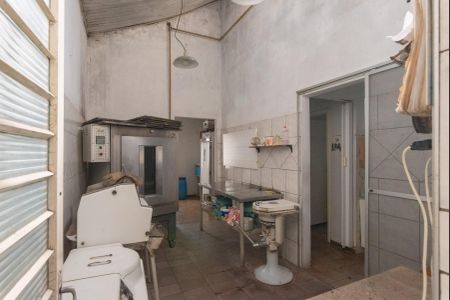 Casa à venda com 302m², 3 quartos e 4 vagas Casa à venda com 302m², 3 quartos e 4 vagasComércio Anexo