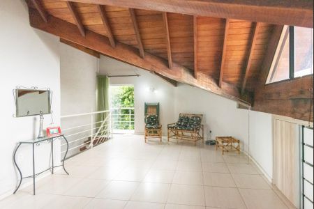 Casa à venda com 302m², 3 quartos e 4 vagas Casa à venda com 302m², 3 quartos e 4 vagasSuíte