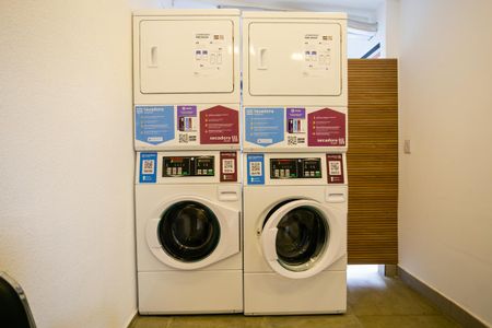 Studio para alugar com 31m², 1 quarto e sem vaga Studio para alugar com 31m², 1 quarto e sem vagaÁrea comum - Lavanderia