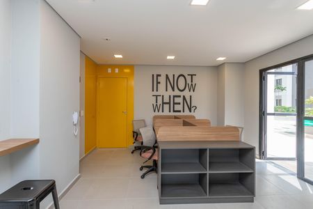 Apartamento à venda com 43m², 2 quartos e 1 vaga Apartamento à venda com 43m², 2 quartos e 1 vagaHome office