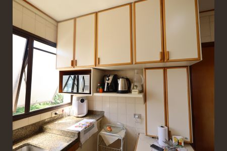 Apartamento à venda com 213m², 4 quartos e 2 vagasCozinha