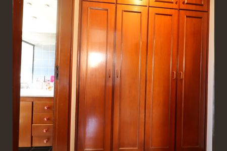 Apartamento à venda com 213m², 4 quartos e 2 vagasSuíte