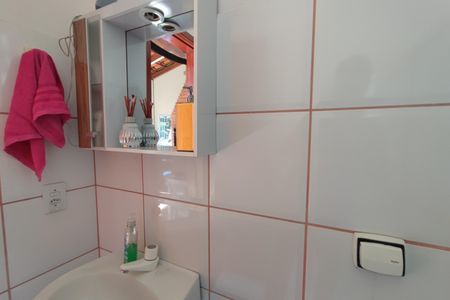 Casa à venda com 160m², 3 quartos e 2 vagas Casa à venda com 160m², 3 quartos e 2 vagasLavabo