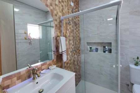 Casa à venda com 160m², 3 quartos e 2 vagas Casa à venda com 160m², 3 quartos e 2 vagasBanheiro Suíte