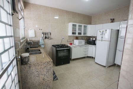 Casa à venda com 715m², 4 quartos e 8 vagasCozinha