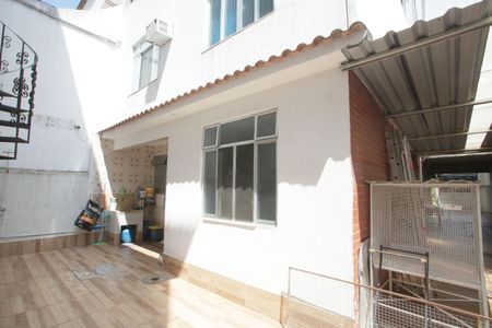 Casa à venda com 715m², 4 quartos e 8 vagasFundos da Casa