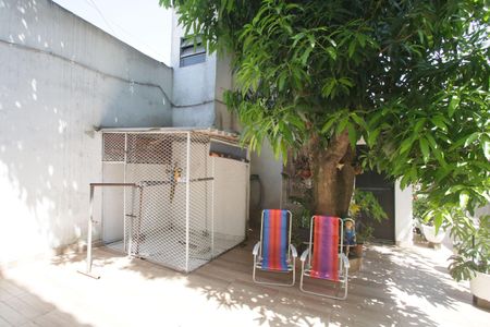 Casa à venda com 715m², 4 quartos e 8 vagasQuintal