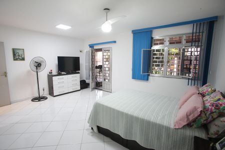 Casa à venda com 715m², 4 quartos e 8 vagasQuarto Suíte