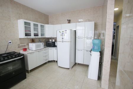 Casa à venda com 715m², 4 quartos e 8 vagasCozinha