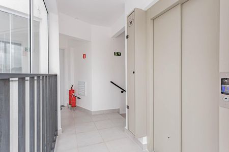 Apartamento à venda com 33m², 1 quarto e sem vagaElevador