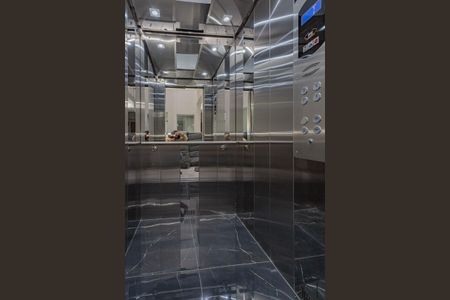 Apartamento à venda com 42m², 2 quartos e sem vagaElevador