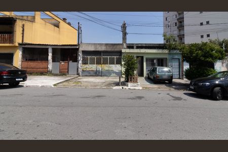 Casa à venda com 500m², 1 quarto e 2 vagas Casa à venda com 500m², 1 quarto e 2 vagasFachada