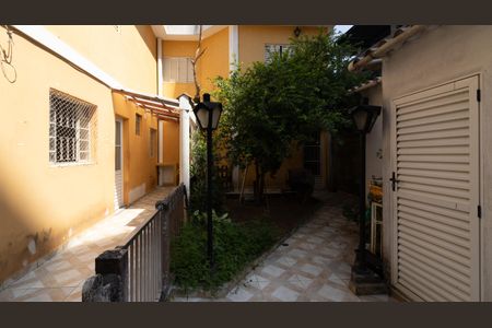 Casa à venda com 500m², 1 quarto e 2 vagas Casa à venda com 500m², 1 quarto e 2 vagasQuintal