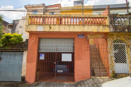 Casa à venda com 96m², 2 quartos e 1 vaga Casa à venda com 96m², 2 quartos e 1 vagaFachada