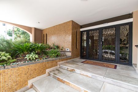 Apartamento à venda com 180m², 3 quartos e 2 vagasEntrada