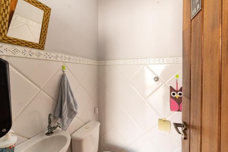 Casa à venda com 250m², 3 quartos e 3 vagas Casa à venda com 250m², 3 quartos e 3 vagasBanheiro de Serviço
