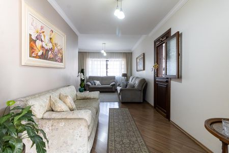 Casa à venda com 250m², 3 quartos e 3 vagas Casa à venda com 250m², 3 quartos e 3 vagasSala