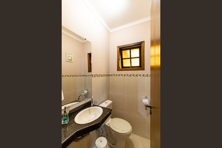 Casa à venda com 250m², 3 quartos e 3 vagas Casa à venda com 250m², 3 quartos e 3 vagasLavabo
