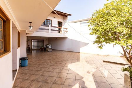 Casa à venda com 250m², 3 quartos e 3 vagas Casa à venda com 250m², 3 quartos e 3 vagasQuintal