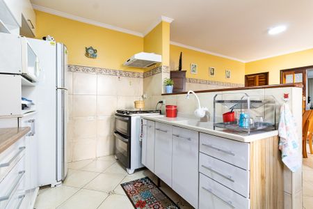 Casa à venda com 250m², 3 quartos e 3 vagas Casa à venda com 250m², 3 quartos e 3 vagasCozinha