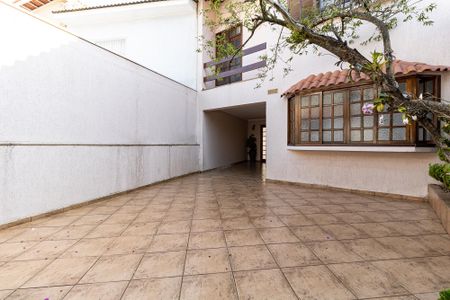 Casa à venda com 250m², 3 quartos e 3 vagas Casa à venda com 250m², 3 quartos e 3 vagasGaragem
