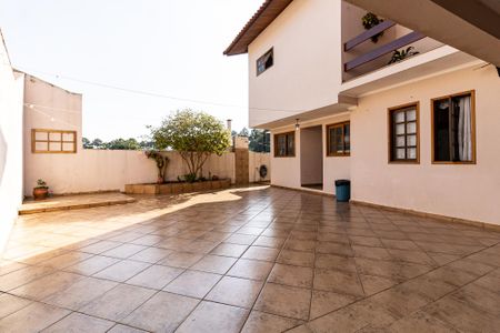 Casa à venda com 250m², 3 quartos e 3 vagas Casa à venda com 250m², 3 quartos e 3 vagasQuintal
