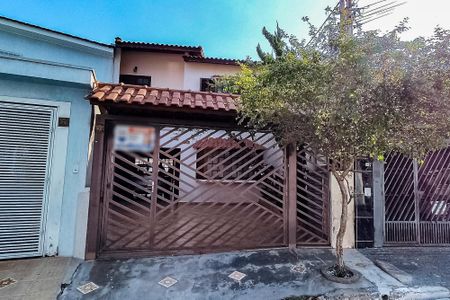 Casa à venda com 250m², 3 quartos e 3 vagas Casa à venda com 250m², 3 quartos e 3 vagasFachada