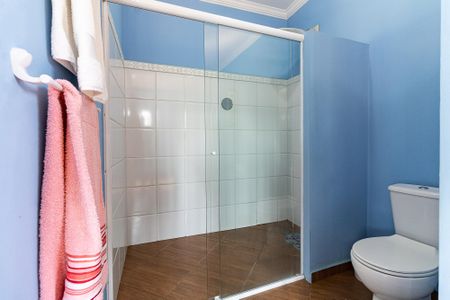 Casa à venda com 250m², 3 quartos e 3 vagas Casa à venda com 250m², 3 quartos e 3 vagasBanheiro da Suíte 2