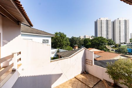 Casa à venda com 250m², 3 quartos e 3 vagas Casa à venda com 250m², 3 quartos e 3 vagasVista da Varanda