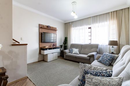 Casa à venda com 250m², 3 quartos e 3 vagas Casa à venda com 250m², 3 quartos e 3 vagasSala