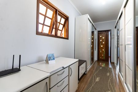 Casa à venda com 250m², 3 quartos e 3 vagas Casa à venda com 250m², 3 quartos e 3 vagasCloset da Suíte 2
