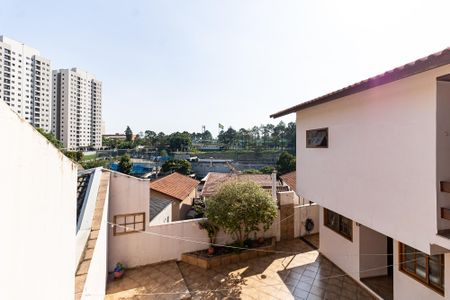 Casa à venda com 250m², 3 quartos e 3 vagas Casa à venda com 250m², 3 quartos e 3 vagasVista da Varanda