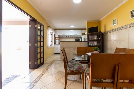 Casa à venda com 250m², 3 quartos e 3 vagas Casa à venda com 250m², 3 quartos e 3 vagasCopa da Cozinha