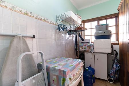 Casa à venda com 250m², 3 quartos e 3 vagas Casa à venda com 250m², 3 quartos e 3 vagasÁrea de Serviço