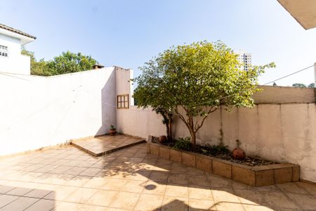 Casa à venda com 250m², 3 quartos e 3 vagas Casa à venda com 250m², 3 quartos e 3 vagasQuintal