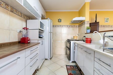 Casa à venda com 250m², 3 quartos e 3 vagas Casa à venda com 250m², 3 quartos e 3 vagasCozinha