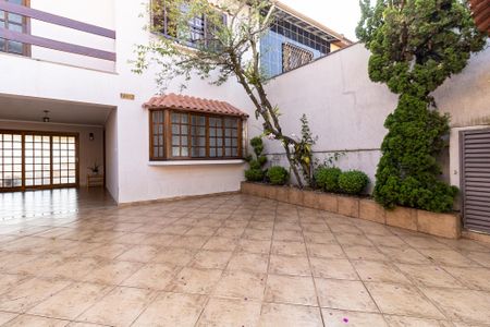 Casa à venda com 250m², 3 quartos e 3 vagas Casa à venda com 250m², 3 quartos e 3 vagasGaragem